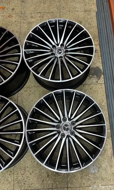 جنوط مرسيدس GLC 200 مقاس 20 اصلي وكالة موديل 2024 3