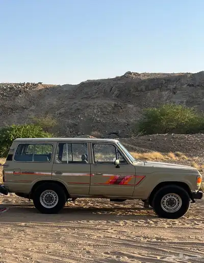 لاندكروزر 1983 نظيف محركات ودبل ومكيف 2