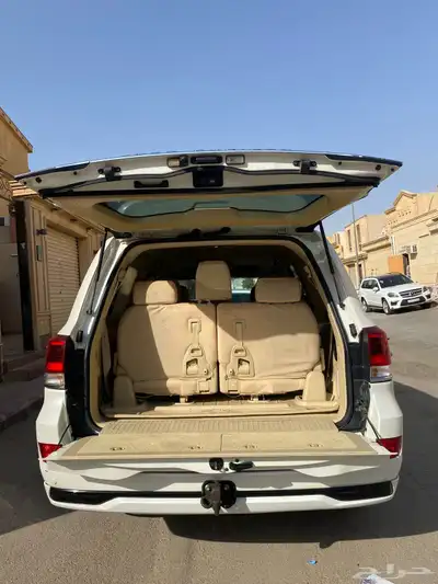 تويوتا لاند كروزر 12