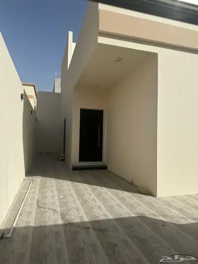 فيلا جديدة للايجار مخطط الرياض 11