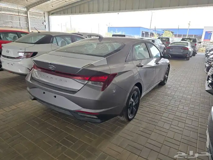 هوانداي النترا لون رصاصي 1600cc سعودي 2023 10