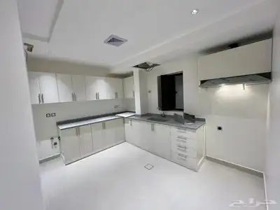 عماره تجاريه على شارعين الدمام حي الزهور موقع مميز 0