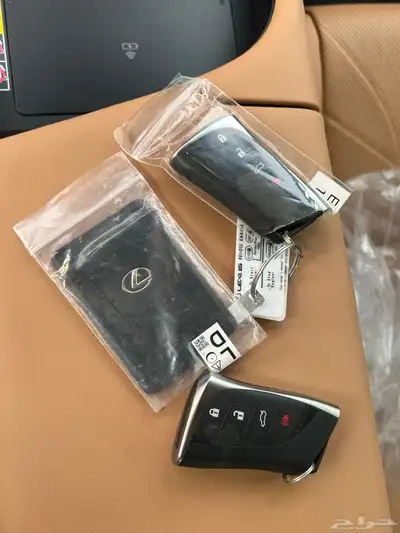 لكزس ES350 DD 2024 سعودي فل كامل بحالة الوكالة ممشى قليل 5