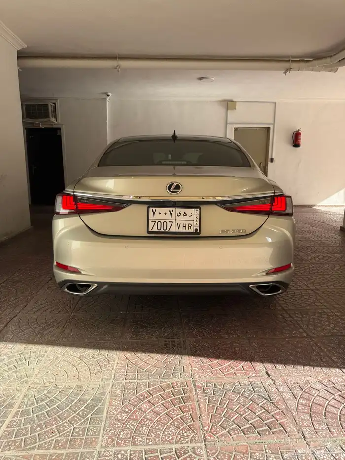 لكزس اي اس350 فل الفل2024 LEXUS ES350 DD Ultra Luxury 34