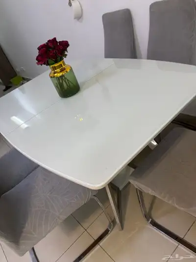 طاولة طعام 1