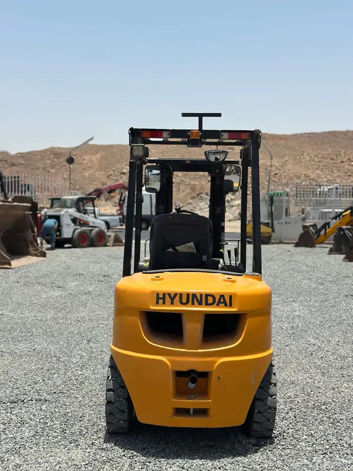 رافعة شوكية 3 طن كونتينر هونداي موديل 2022 5