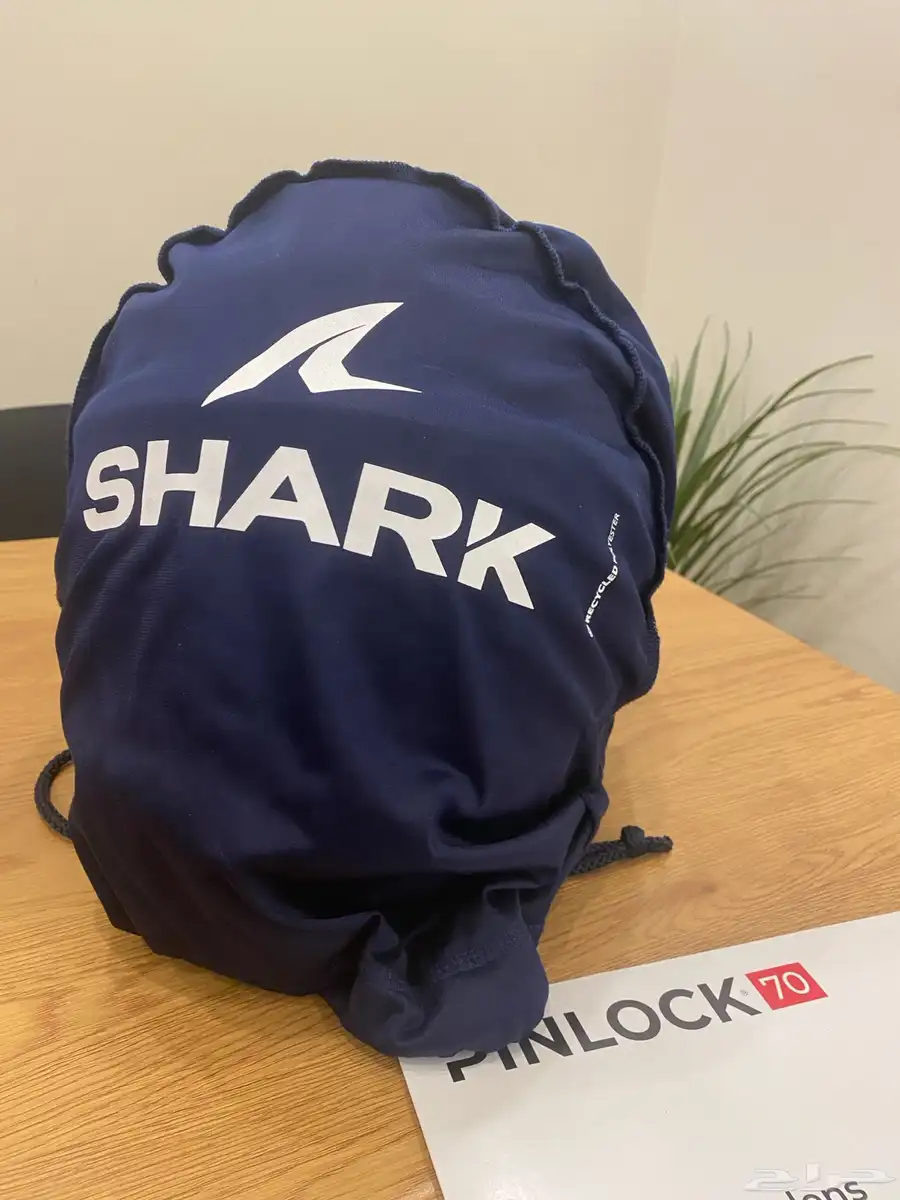 خوذة من شركة SHARK index