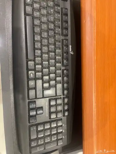 كمبيوتر للبيع مع ملحقاته 0