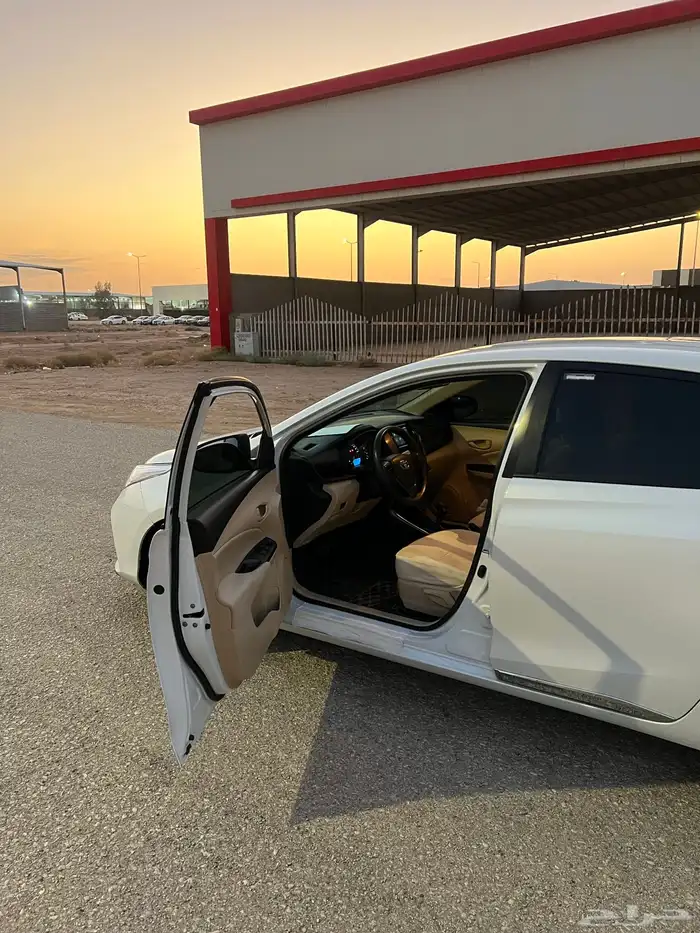 تويوتا يارس 2022 Yبلس سعودية معرض الشومر 4