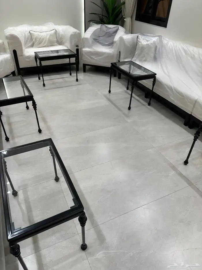 طاولات للبيع 1