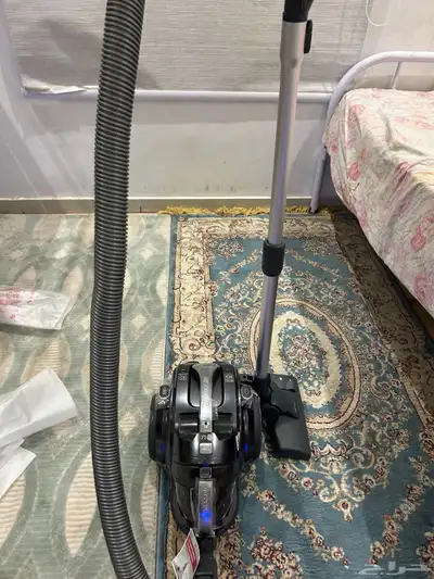 مكنسه جديده بقراطيس الوكاله لم تستخدم المكنسه شحن من LG 9