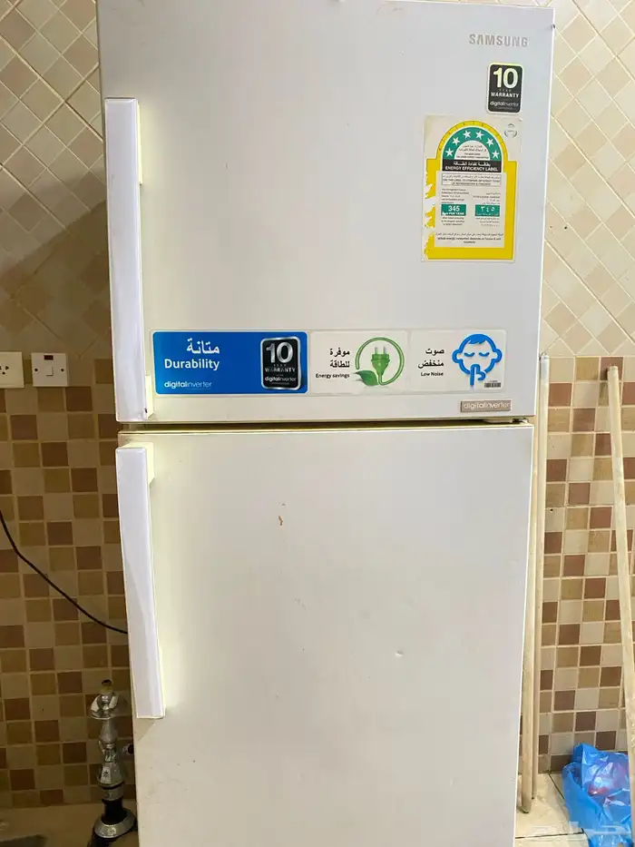 ثلاجه ومكيف للبيع 0