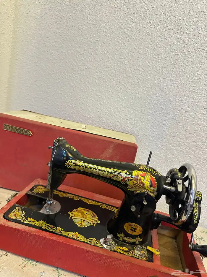 مكينة يدويه من النوع القديم عمرها 40 سنه 0