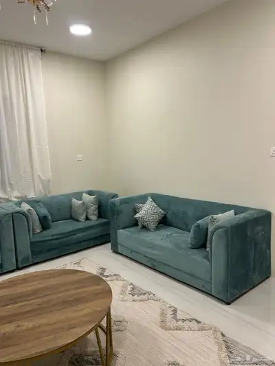 طقم كنب 11 شخص وطقم طاولات 5 قطع 0