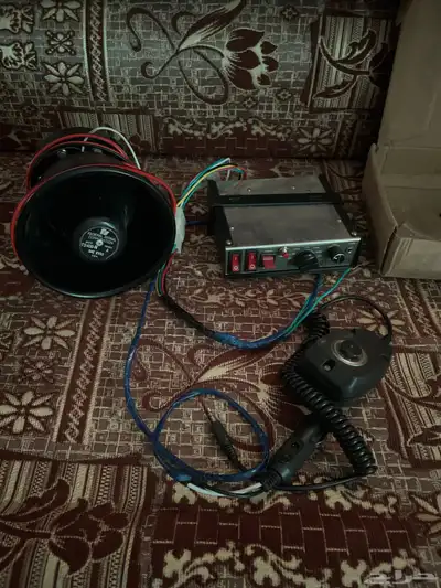 جهاز صوت حق شرطه للبيع شغال مافيه شي لايجي الا الصامل 0