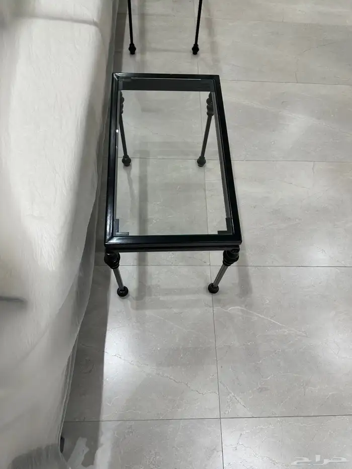 طاولات للبيع 0