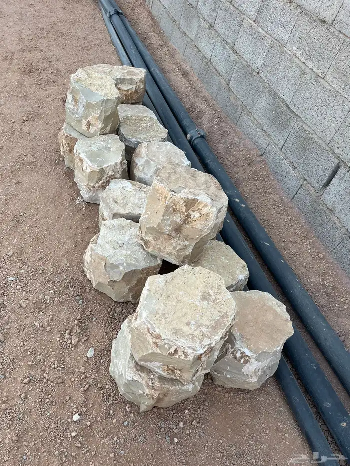حجر قديم بتره أعمده سقف 0