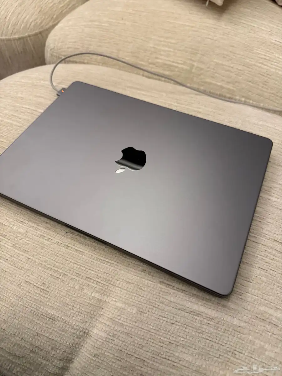 للبيع - MacBook Pro 14-inch M3   512GB   Space Grey index