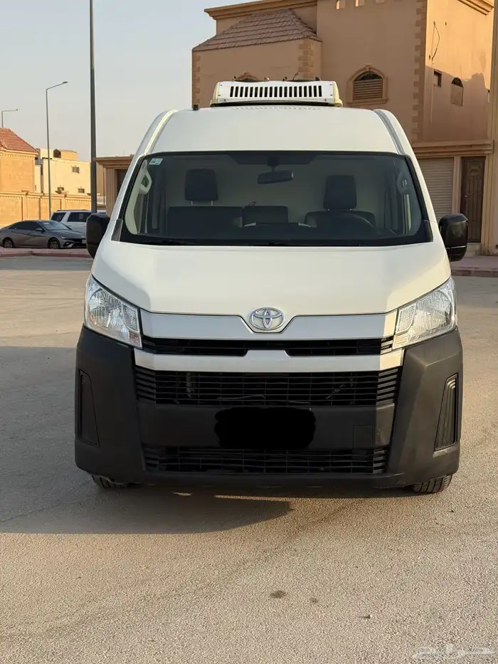 تويوتا هايس سقف عالي ديزل 2022 1