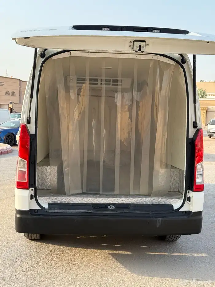 تويوتا هايس سقف عالي ديزل 2022 6