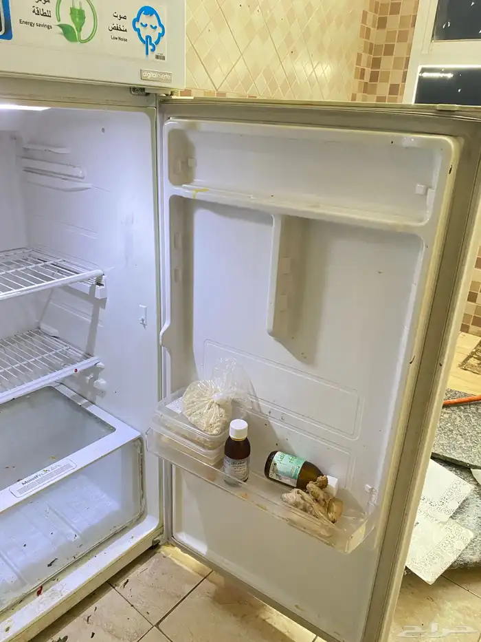 ثلاجه ومكيف للبيع 4