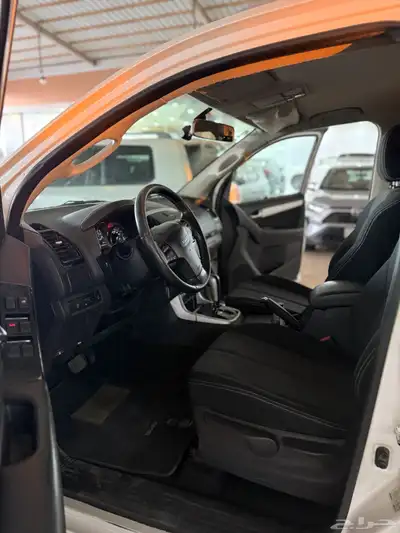 ايسوزو MUX 2019 12