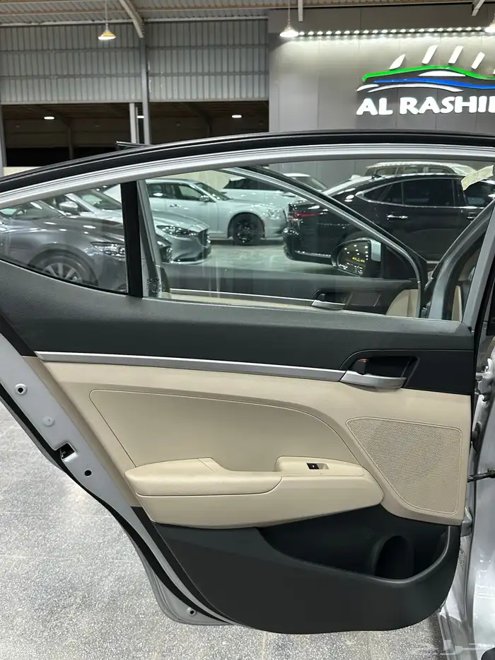 النترا 2020 فضي ستاندر لدى معرض(عبيد الرشيدي) 33