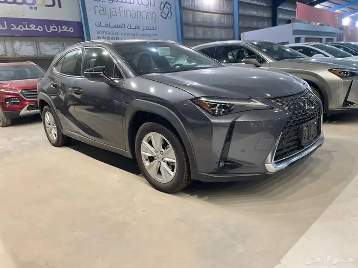 لكزس UX نص فل 2023 بنزين جديده اصفار 1
