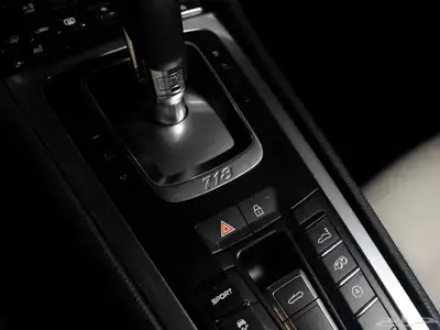 اجمل 2021 Porsche 718 Boxster شبه جديده وبسعر مميز 17