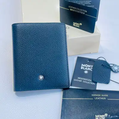 محافظ ماركة درجة اولى 20
