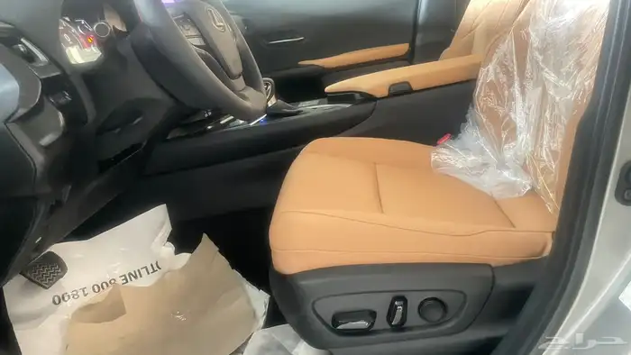 لكزس UX نص فل 2023 بنزين جديده اصفار 5