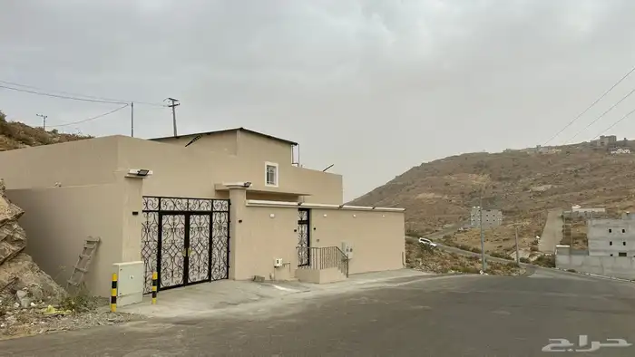 عمارة جديدة دور واحد للبيع الباحة حي الواحة ( مخطط جدرة) 1