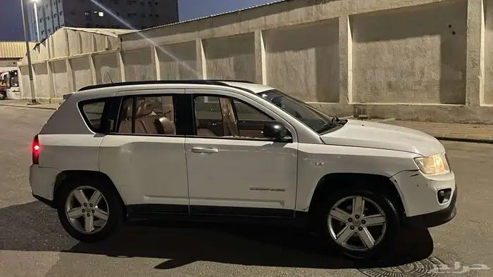جيب كومباس 2011 5