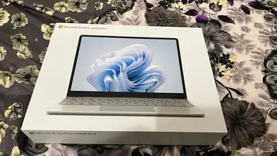 لابتوب سيرفيس 2