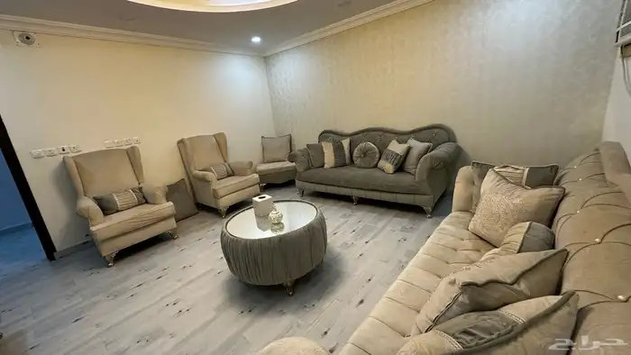 طقم كنب منفصل شبه جديد 0