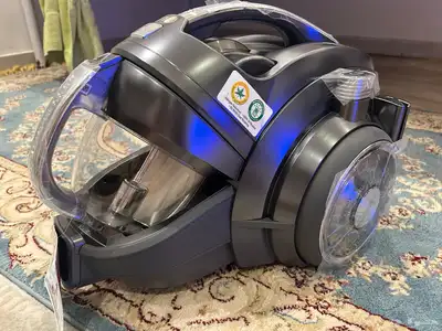 مكنسه جديده بقراطيس الوكاله لم تستخدم المكنسه شحن من LG 31
