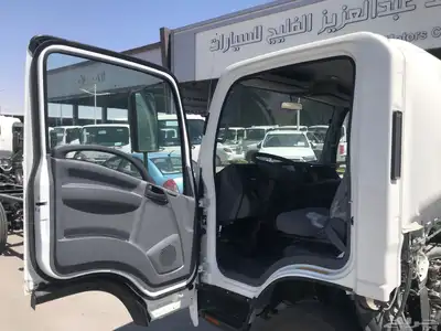 ايسوزو دينا 4 طن 2025 شاص طويل و قصير (بأسعار مميزة) 9