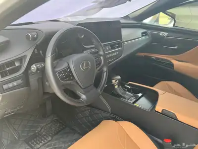 لكزس ES350 DD 2024 سعودي فل كامل بحالة الوكالة ممشى قليل 2