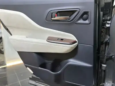 تويوتا كراون بريميوم هايبرد 2025 13