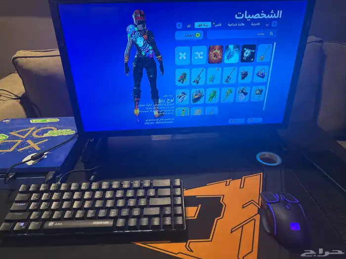 الكيبورد والتلفزيون مو للبيع السوني 4 الجهاز سليم 4