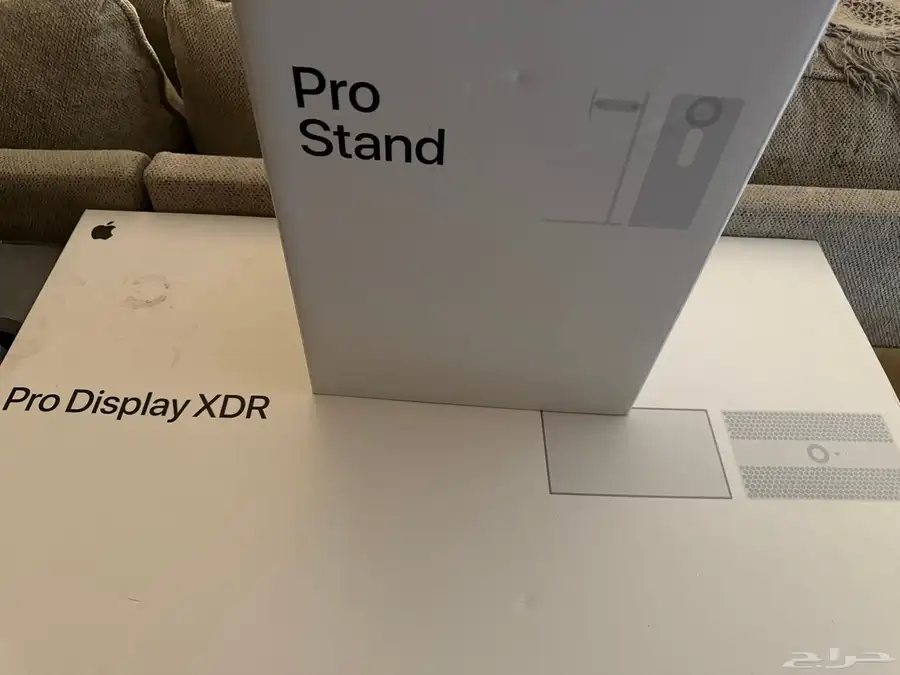 مع قاعدة ابل Apple pro display  XDR شاشة index