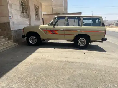 لاندكروزر 1983 نظيف محركات ودبل ومكيف 1
