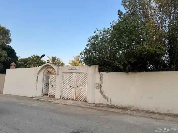للإيجار بيت داخل استراحه مدخل خاص 0