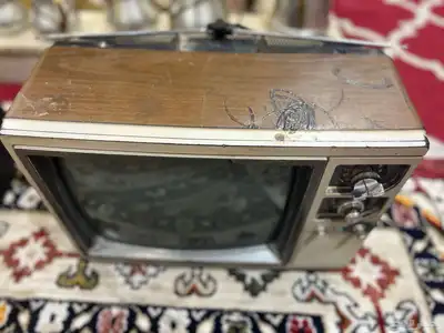للبيع تلفزيون تراثي قديم تراث وشغال شرط 2
