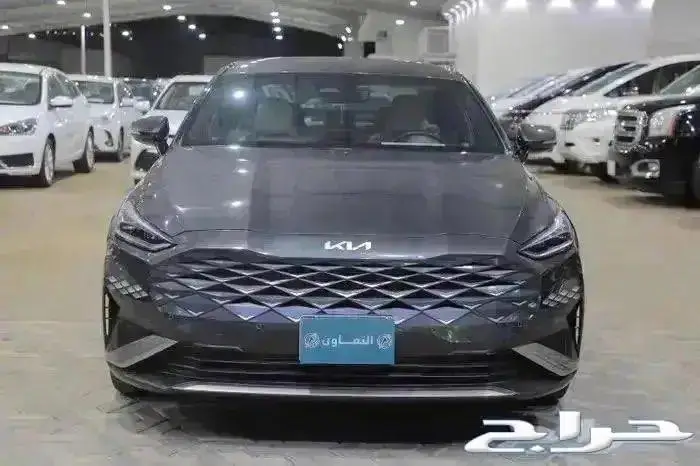 كيا K8 استاندر جلد ستة سلندر بنزين موديل 2022 index