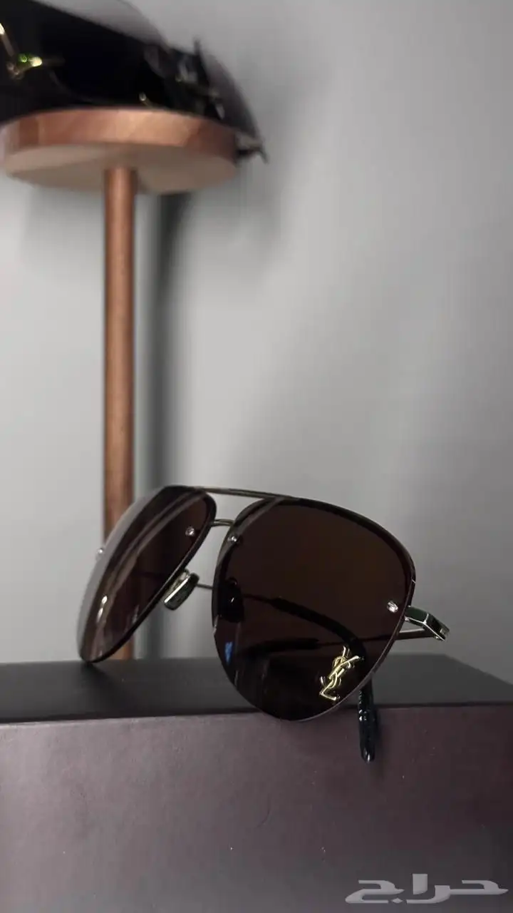 SAINT LAURENT CLASSIC 11 M  سان لوران كلاسيك index