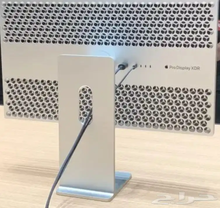 مع قاعدة ابل Apple pro display  XDR شاشة index