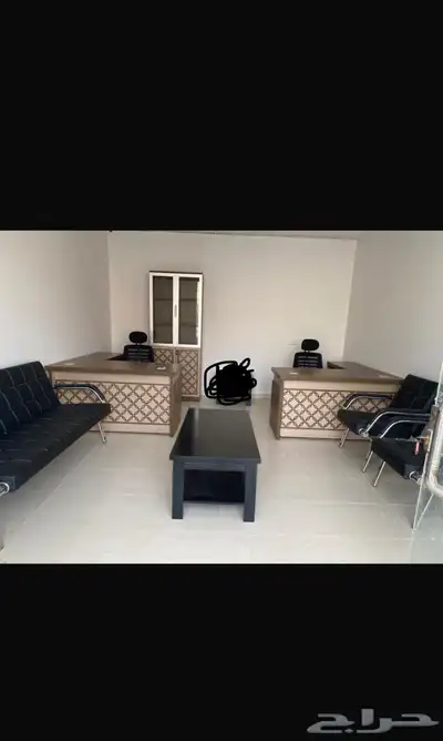 أثاث مكتبي نظيف جدا  شبه جديد 0