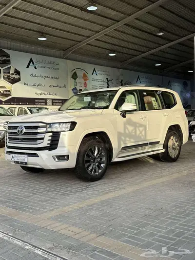 لاندكروزر جي اكس ار رقم 4 أبيض بنزين 2025 اقل سعر كاش واقساط 2