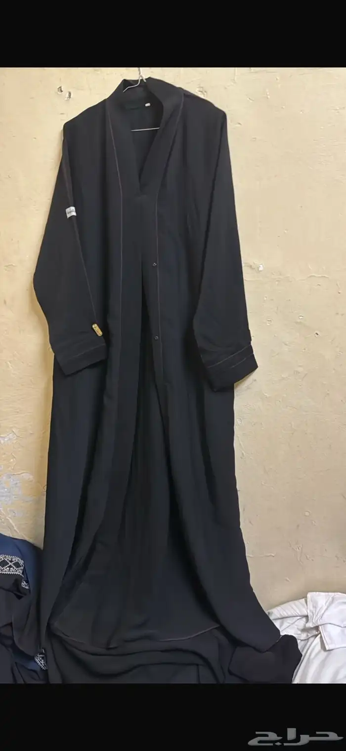 عبايات مستعملة شبه جديذة 29